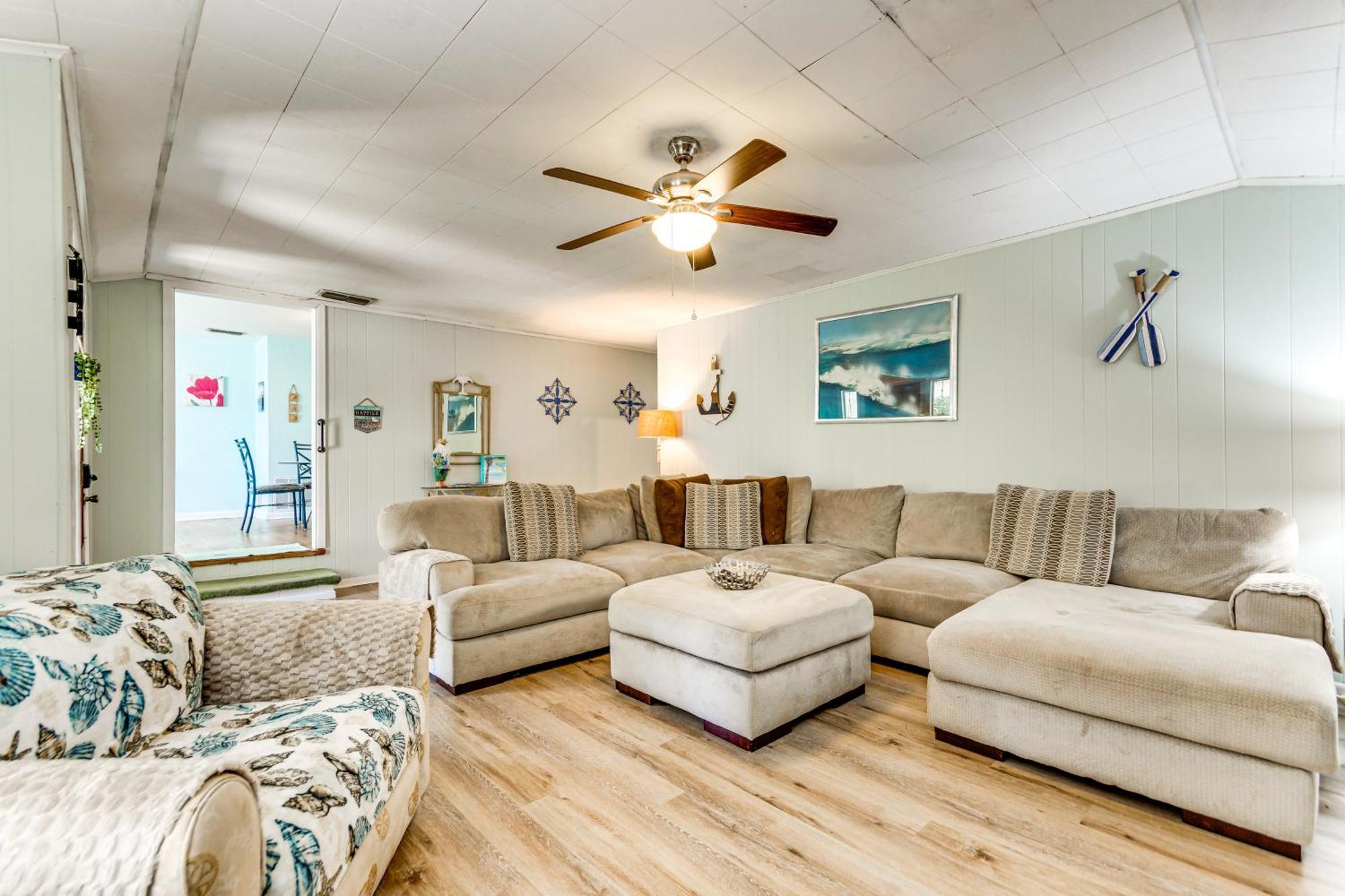 Fort Walton Coastal Retreat With Yard Walk To Beach Форт Уолтон Бич Экстерьер фото