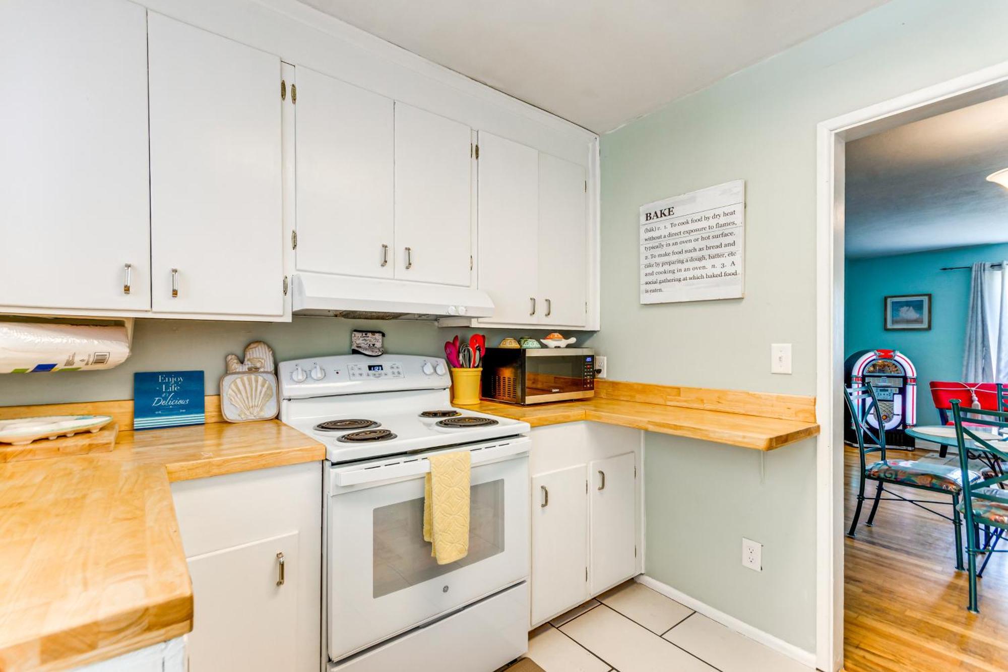 Fort Walton Coastal Retreat With Yard Walk To Beach Форт Уолтон Бич Экстерьер фото