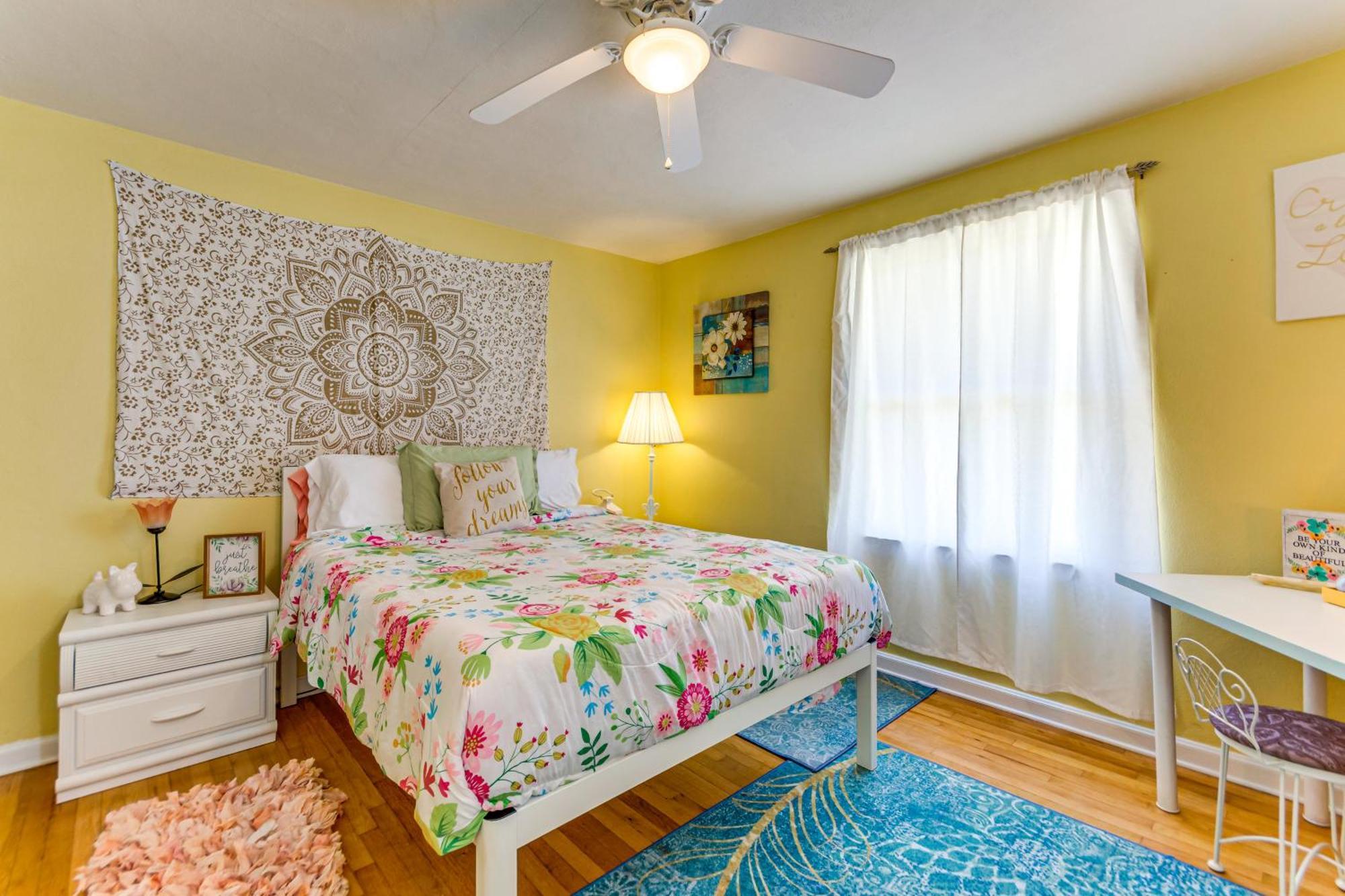 Fort Walton Coastal Retreat With Yard Walk To Beach Форт Уолтон Бич Экстерьер фото