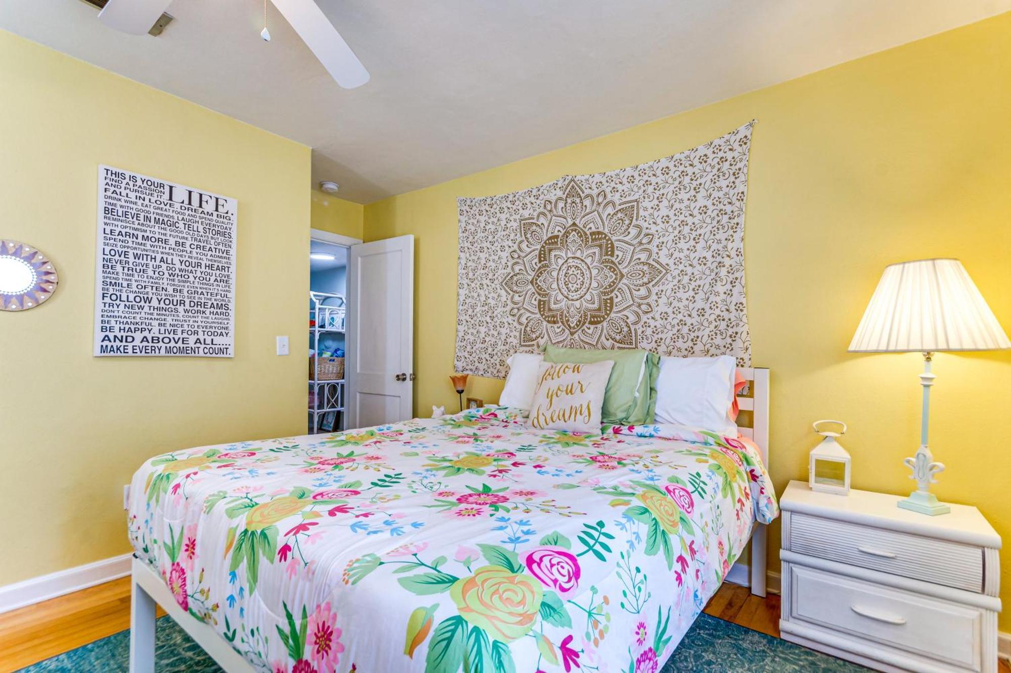 Fort Walton Coastal Retreat With Yard Walk To Beach Форт Уолтон Бич Экстерьер фото