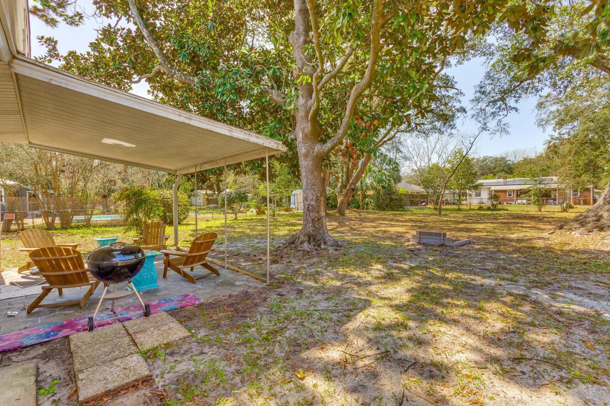 Fort Walton Coastal Retreat With Yard Walk To Beach Форт Уолтон Бич Экстерьер фото