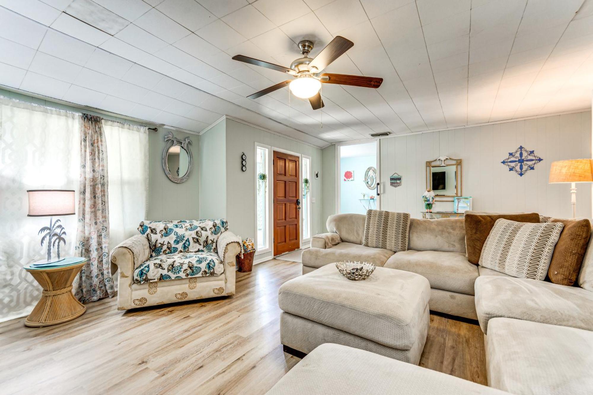 Fort Walton Coastal Retreat With Yard Walk To Beach Форт Уолтон Бич Экстерьер фото