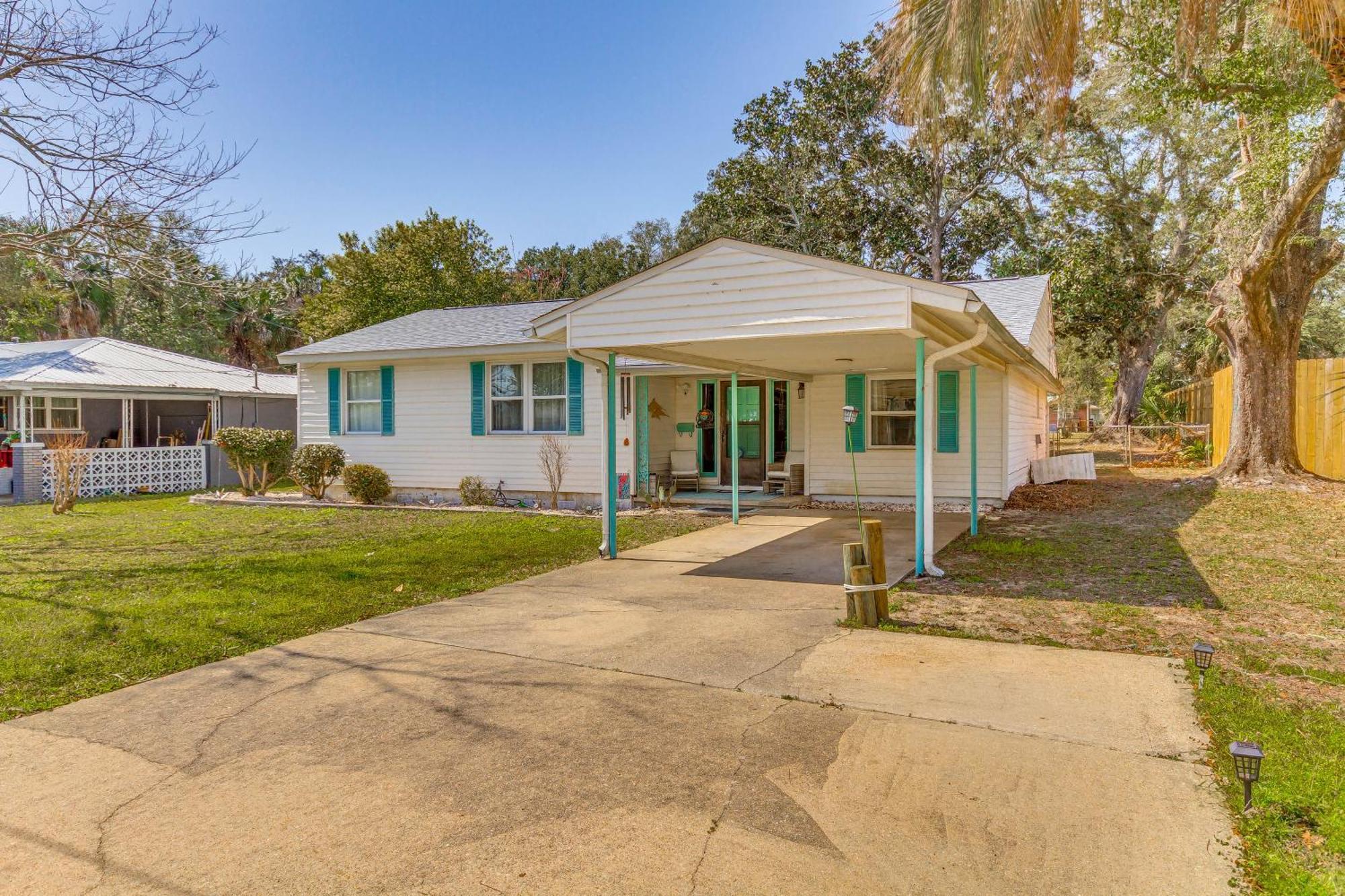 Fort Walton Coastal Retreat With Yard Walk To Beach Форт Уолтон Бич Экстерьер фото